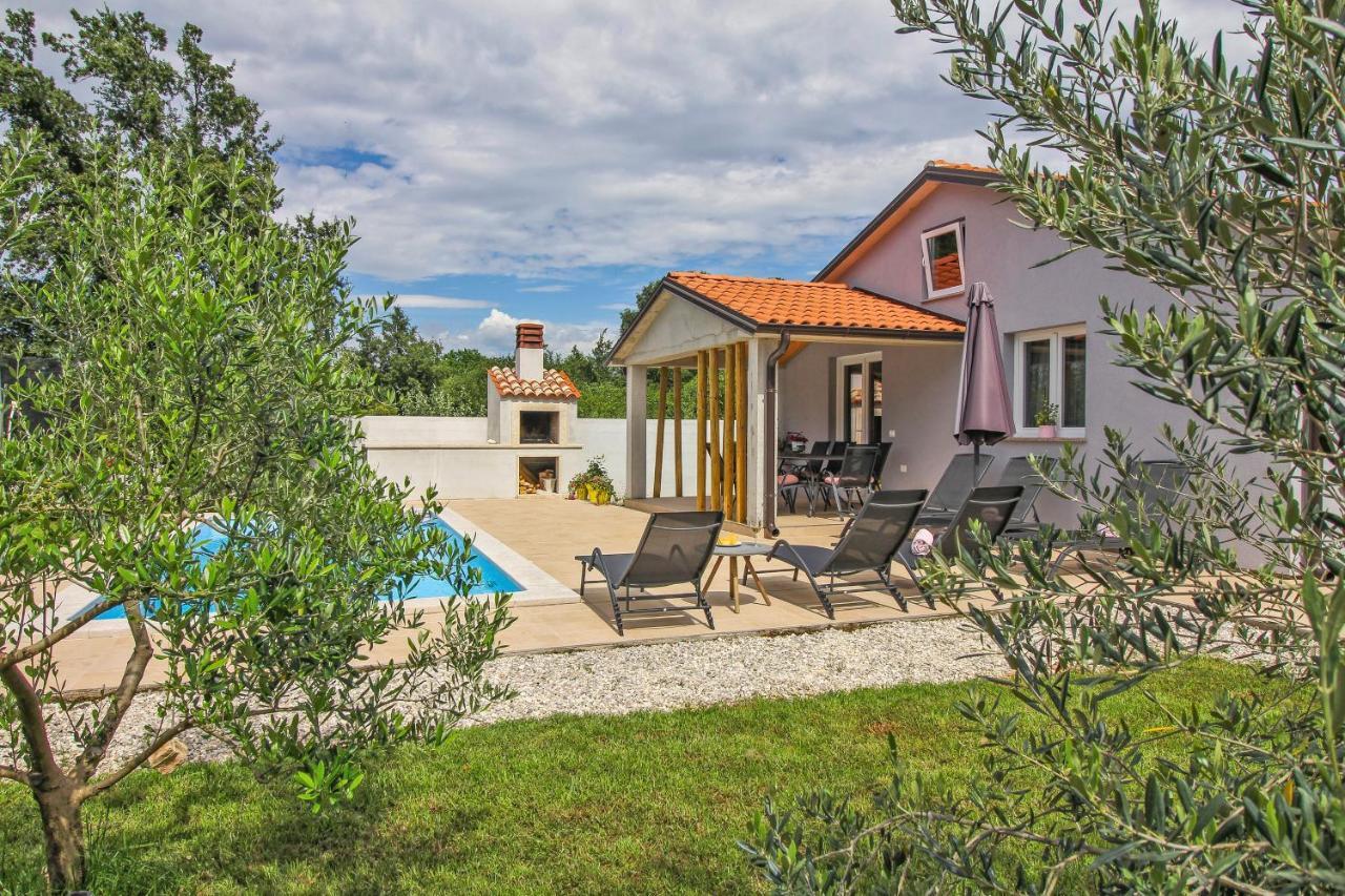 Natascha In Pamici - Haus Fuer 6 Personen Vila Žminj Exterior foto