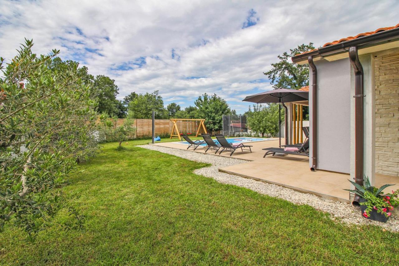 Natascha In Pamici - Haus Fuer 6 Personen Vila Žminj Exterior foto
