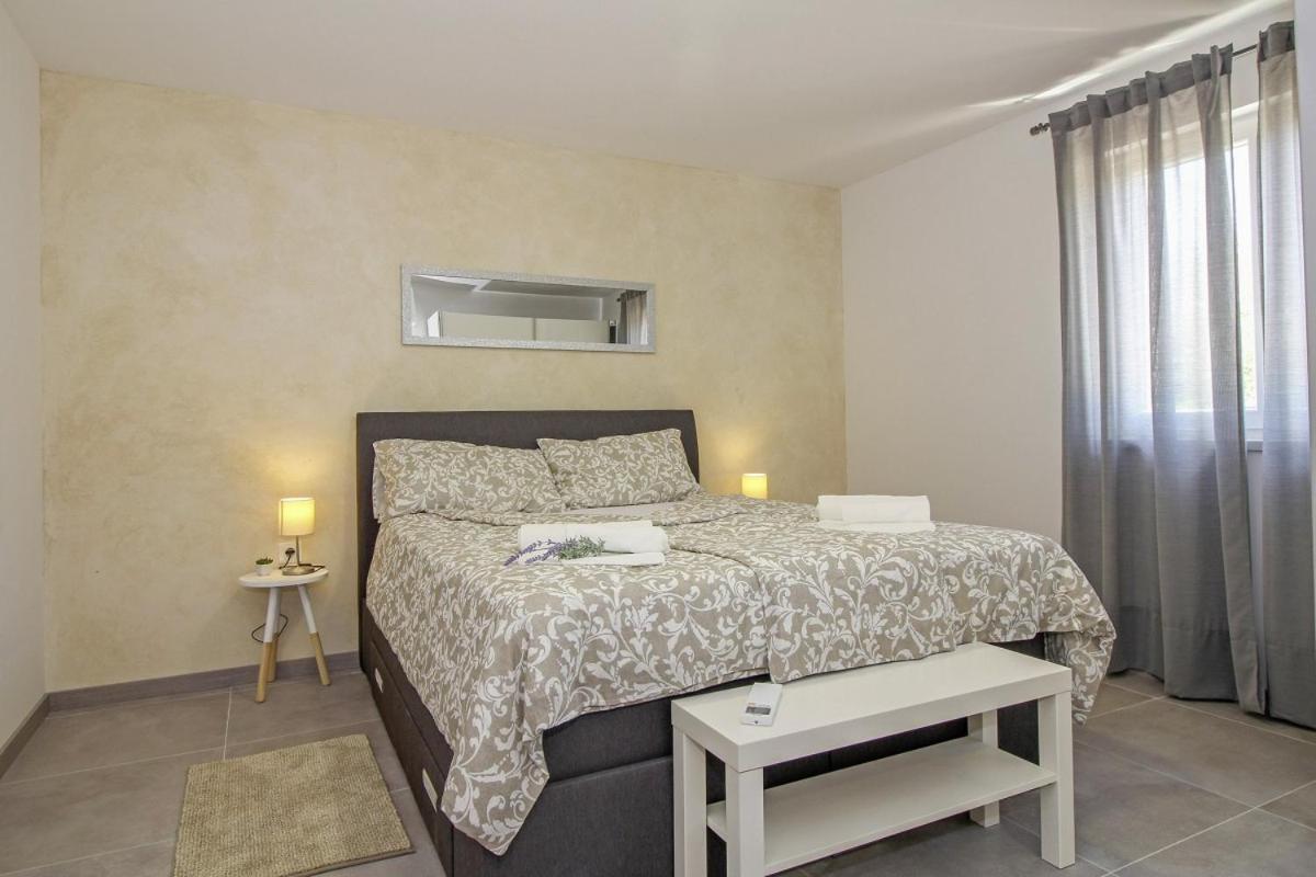 Natascha In Pamici - Haus Fuer 6 Personen Vila Žminj Exterior foto