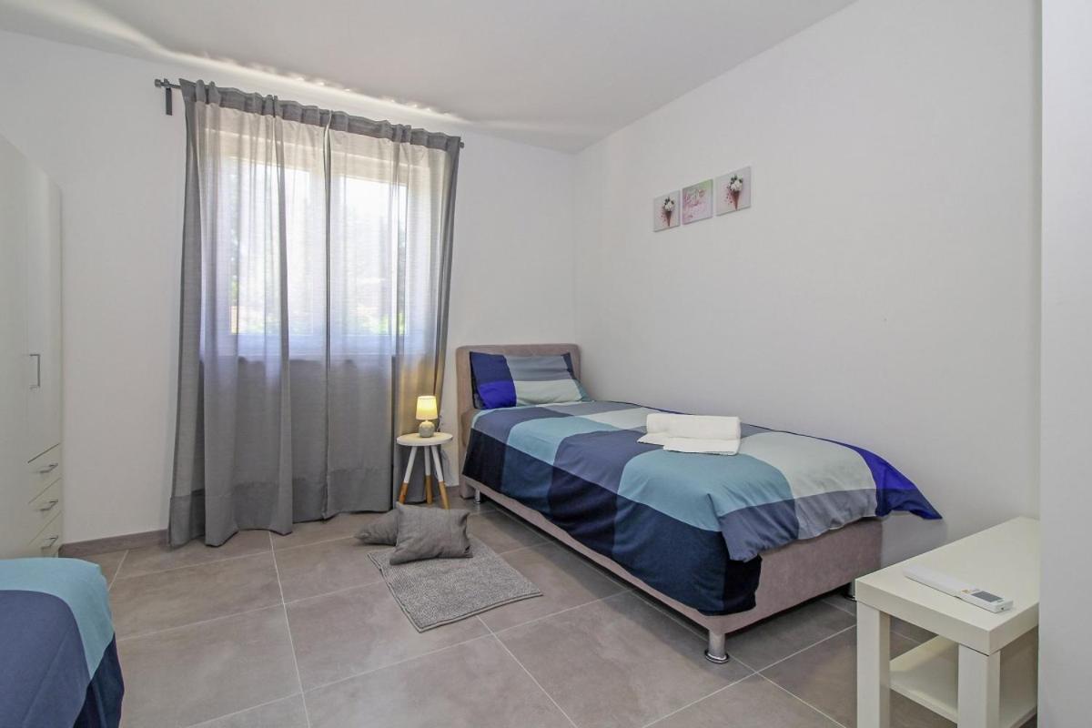 Natascha In Pamici - Haus Fuer 6 Personen Vila Žminj Exterior foto